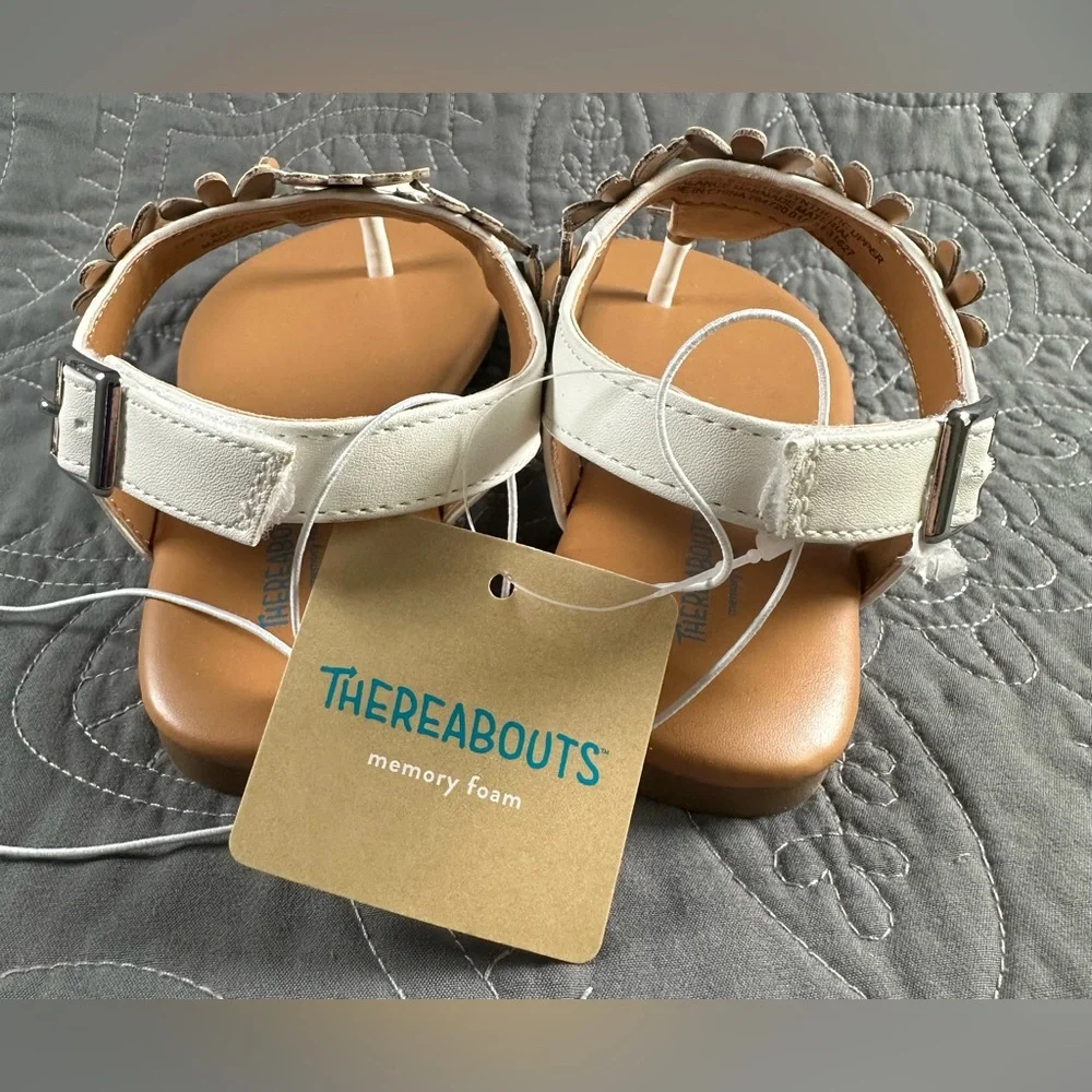 Thereabouts Girls White Hazel Adjustable Strap Flat Sandals NWT Little Girls 13